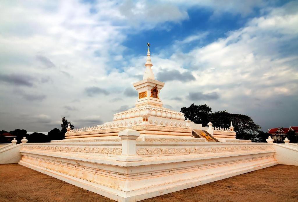 Lao Orchid Hotel Вьентьян Экстерьер фото