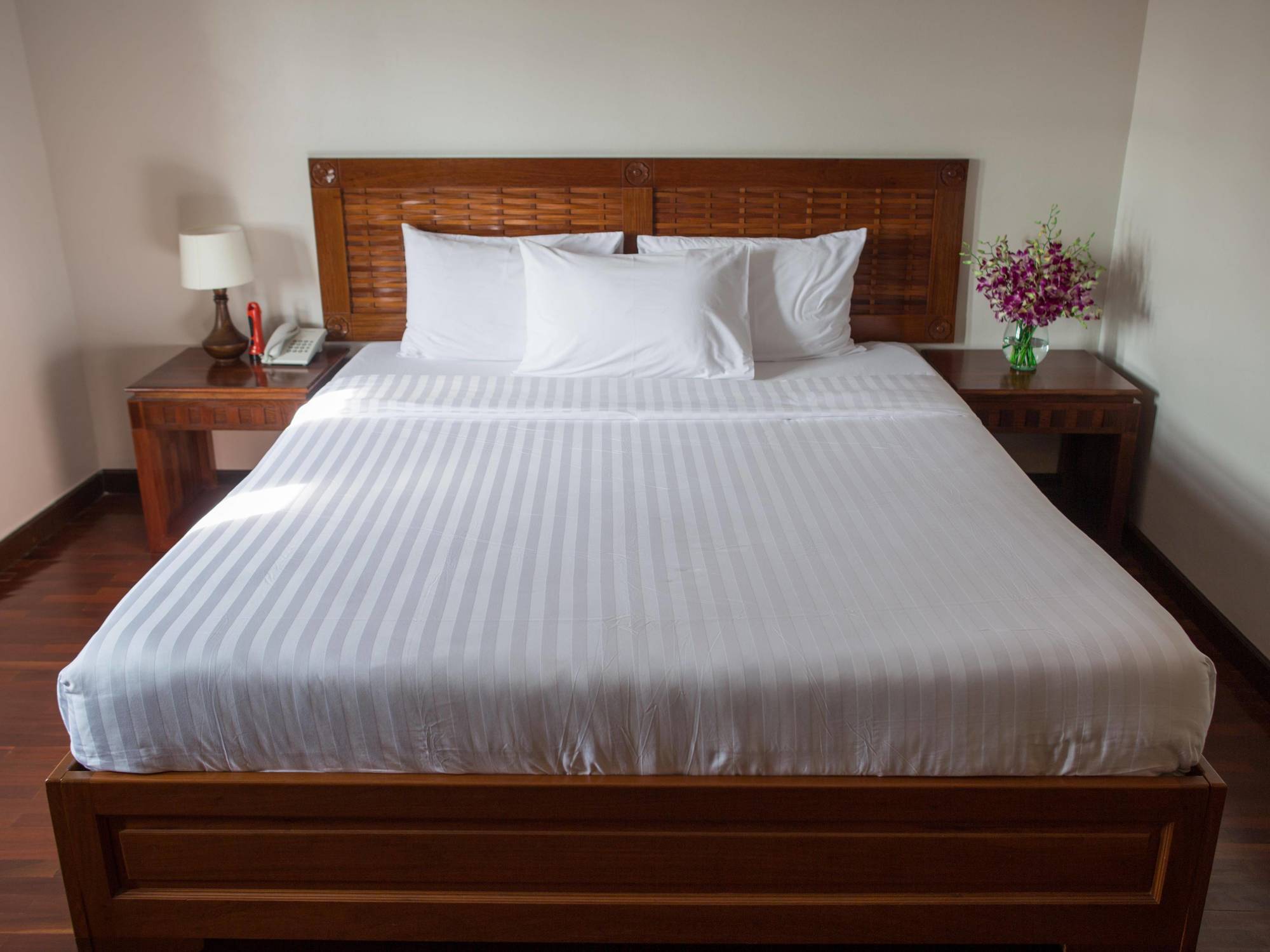 Lao Orchid Hotel Вьентьян Экстерьер фото
