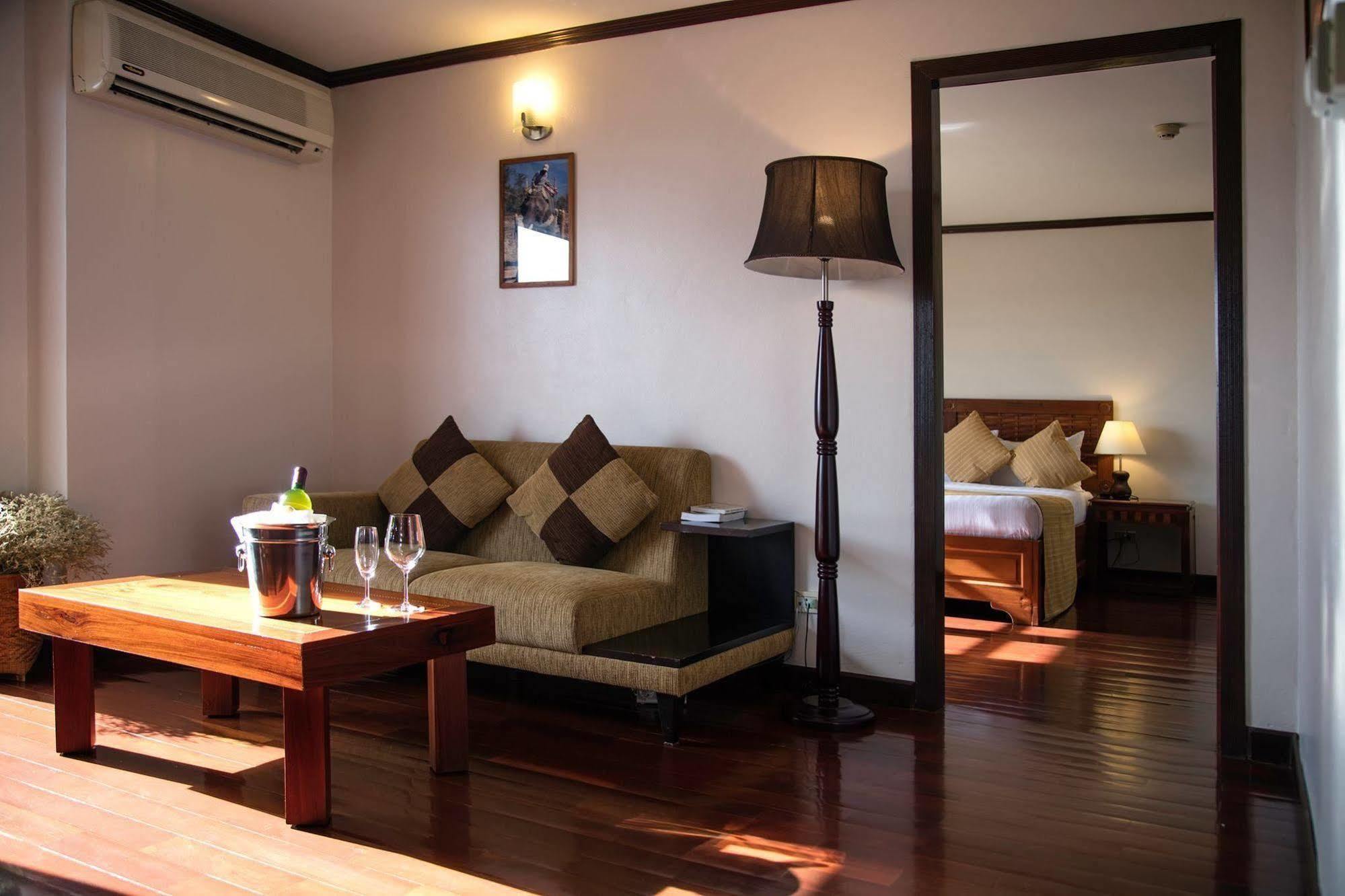 Lao Orchid Hotel Вьентьян Экстерьер фото